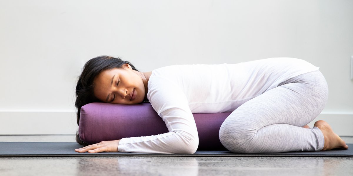 Halfmoon - What You Need to Know Before You Buy a Yoga Bolster